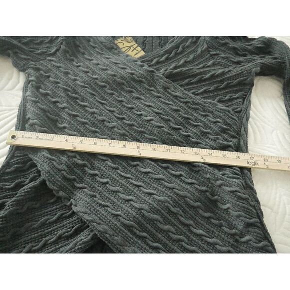 Suzanne Betro Charcoal Cable-Stitch Long-Sleeve Surplice Top M - Picture 8 of 9